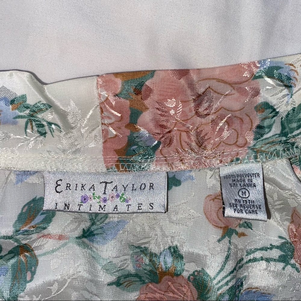 Erika Taylor Intimates robe - Picture 8 of 9